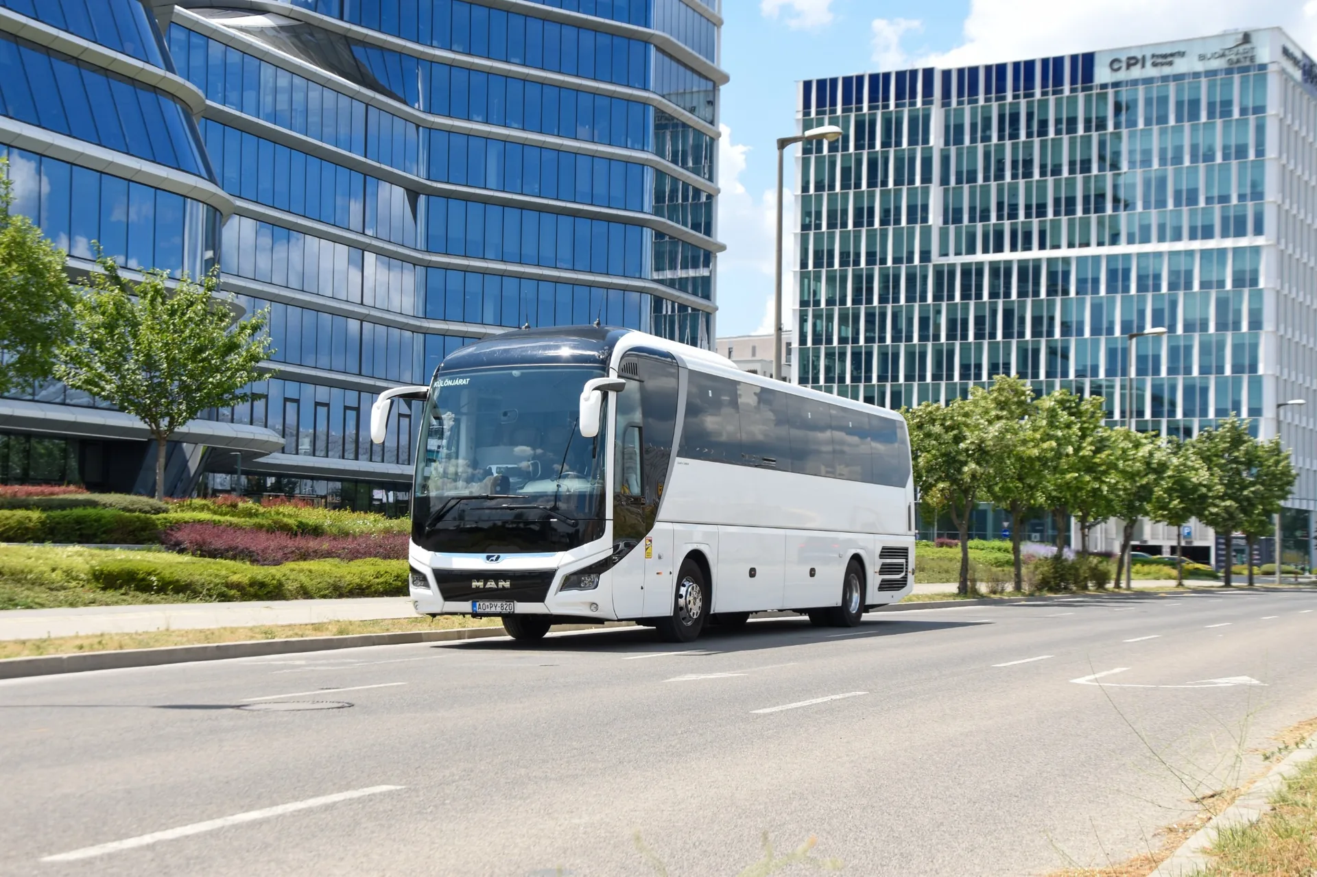 MAN Luxury Coach for 50 Passengers